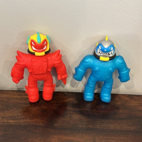 Bundle of Goo Zit Ju Toys - Picture 9 of 9